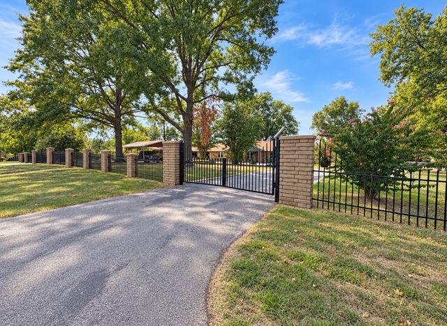 1616 S 151st East Avenue, Tulsa, OK 74108