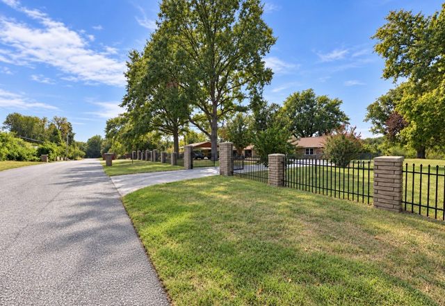 1616 S 151st East Avenue, Tulsa, OK 74108