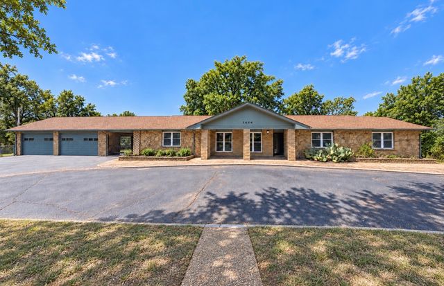 1616 S 151st East Avenue, Tulsa, OK 74108