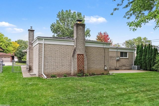 17512 Contesti Drive, Clinton Twp, MI 48035
