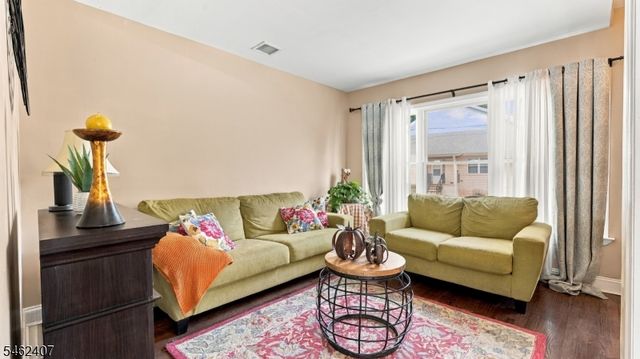 7 Vincent Pl, Hawthorne Boro, NJ 07506