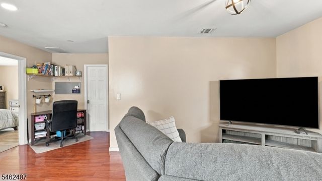 7 Vincent Pl, Hawthorne Boro, NJ 07506