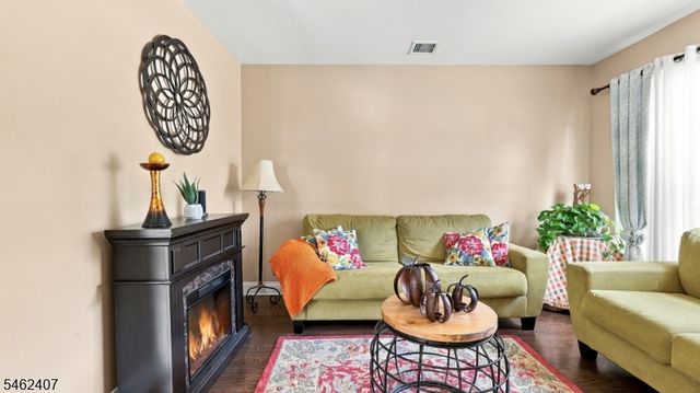 7 Vincent Pl, Hawthorne Boro, NJ 07506