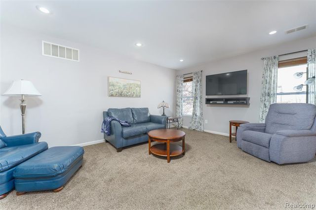 8580 Fox River Drive, Fowlerville, MI 48836