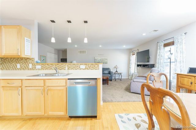 8580 Fox River Drive, Fowlerville, MI 48836