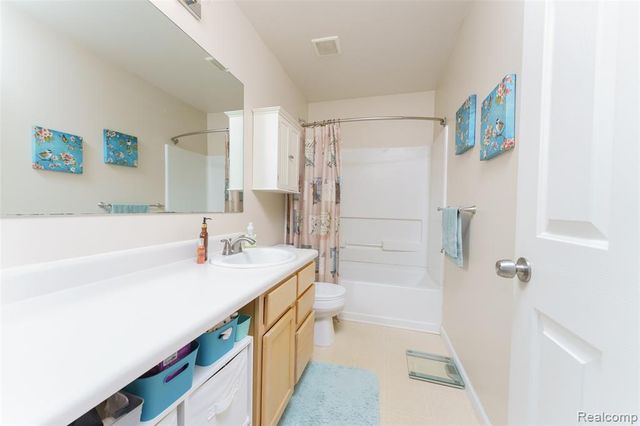 8580 Fox River Drive, Fowlerville, MI 48836