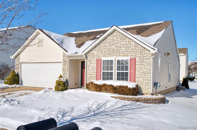 8580 Fox River Drive, Fowlerville, MI 48836