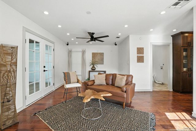 334 Karen Ln, San Antonio, TX 78209