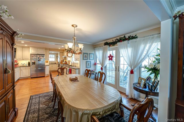 335 Landing Avenue, Smithtown, NY 11787