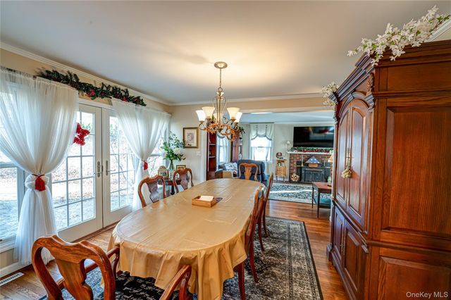 335 Landing Avenue, Smithtown, NY 11787