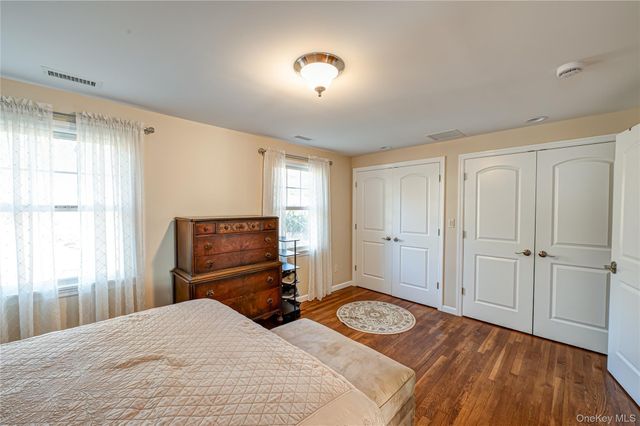 335 Landing Avenue, Smithtown, NY 11787