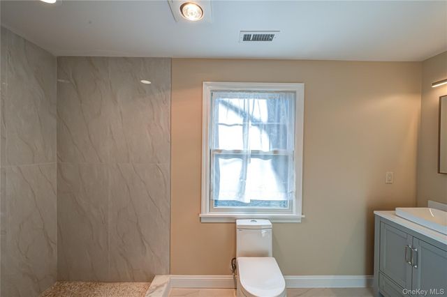 335 Landing Avenue, Smithtown, NY 11787