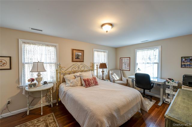 335 Landing Avenue, Smithtown, NY 11787