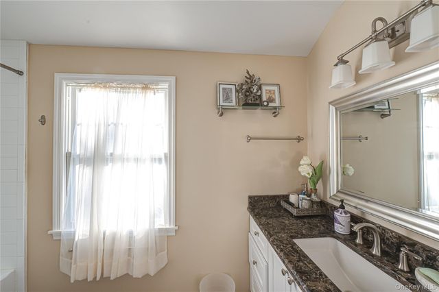 335 Landing Avenue, Smithtown, NY 11787