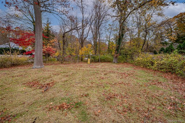 335 Landing Avenue, Smithtown, NY 11787