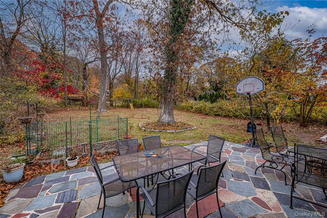 335 Landing Avenue, Smithtown, NY 11787