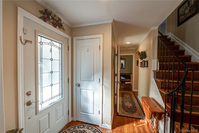 335 Landing Avenue, Smithtown, NY 11787