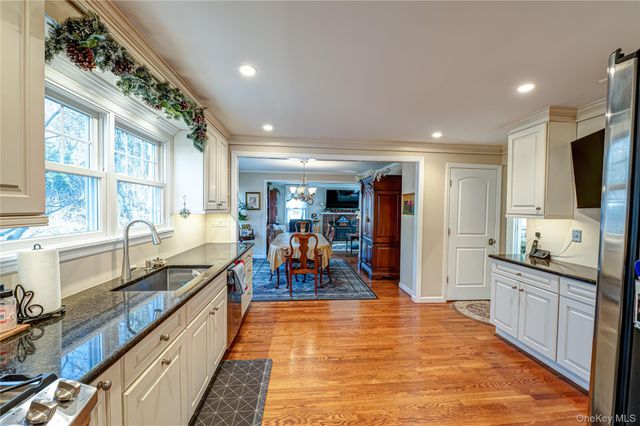 335 Landing Avenue, Smithtown, NY 11787