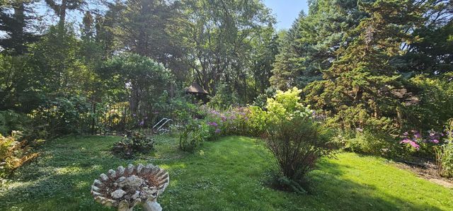 571 Century Avenue N, Maplewood, MN 55119