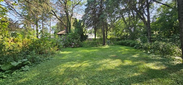 571 Century Avenue N, Maplewood, MN 55119