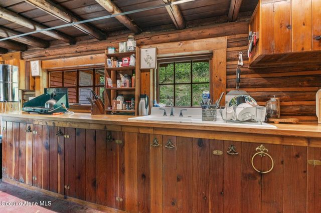 2955 Cabin Ridge Road, Spirit Lake, ID 83869