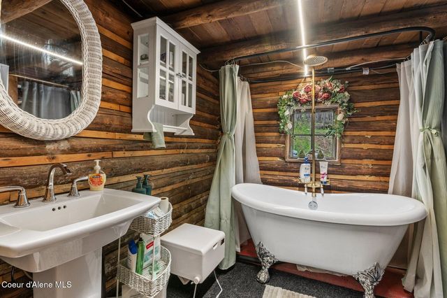 2955 Cabin Ridge Road, Spirit Lake, ID 83869