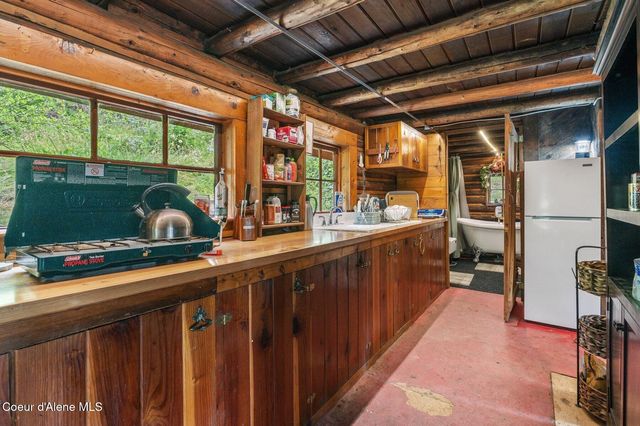 2955 Cabin Ridge Road, Spirit Lake, ID 83869