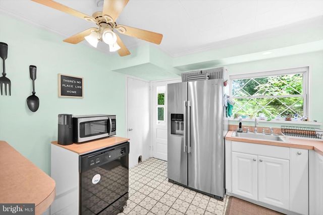 2420 FRANKLIN AVE, Secane, PA 19018
