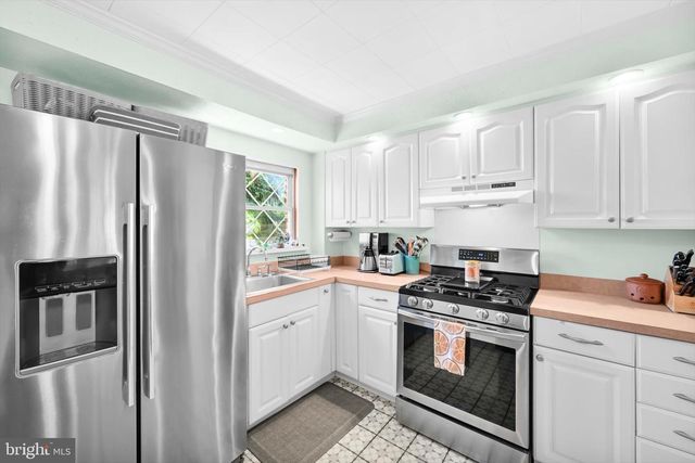 2420 FRANKLIN AVE, Secane, PA 19018