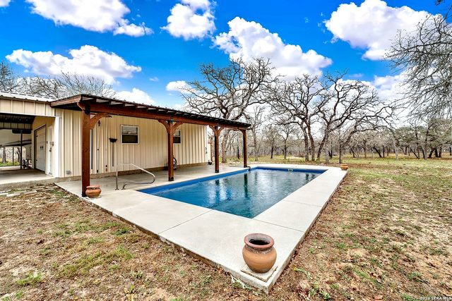 1026 Wild Flower, Floresville, TX 78114