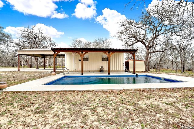 1026 Wild Flower, Floresville, TX 78114