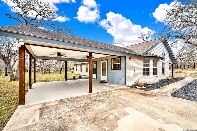 1026 Wild Flower, Floresville, TX 78114