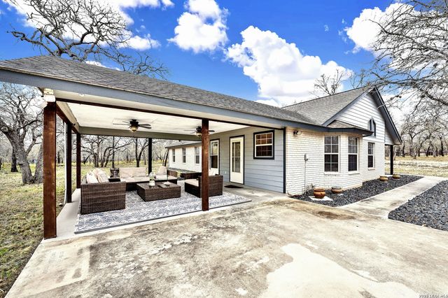 1026 Wild Flower, Floresville, TX 78114