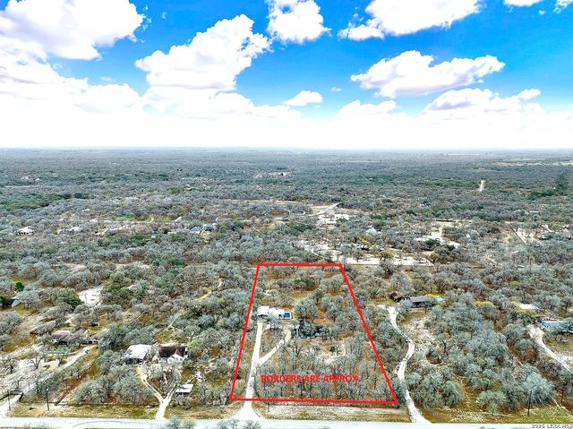 1026 Wild Flower, Floresville, TX 78114