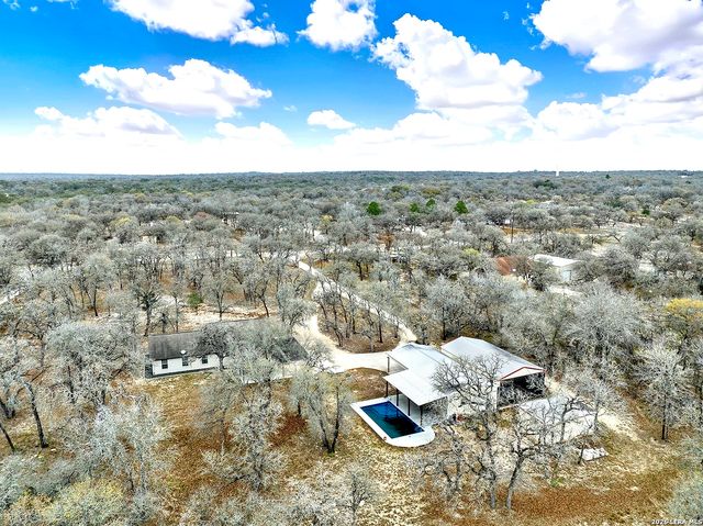 1026 Wild Flower, Floresville, TX 78114