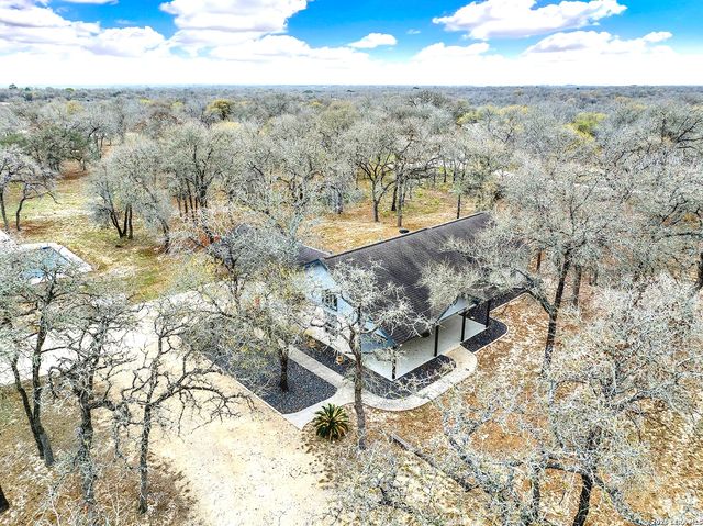 1026 Wild Flower, Floresville, TX 78114