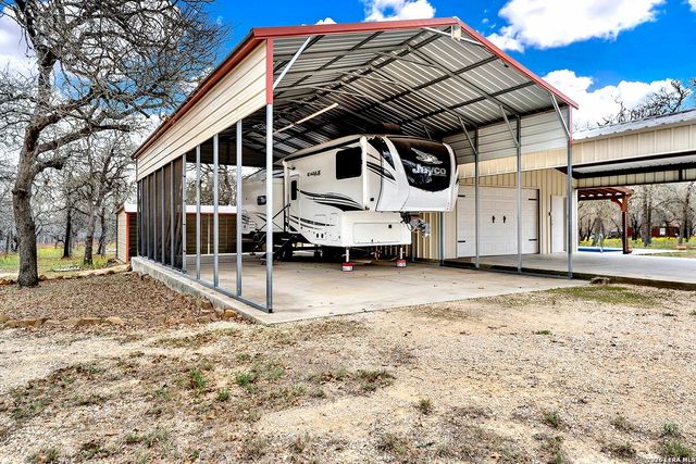 1026 Wild Flower, Floresville, TX 78114