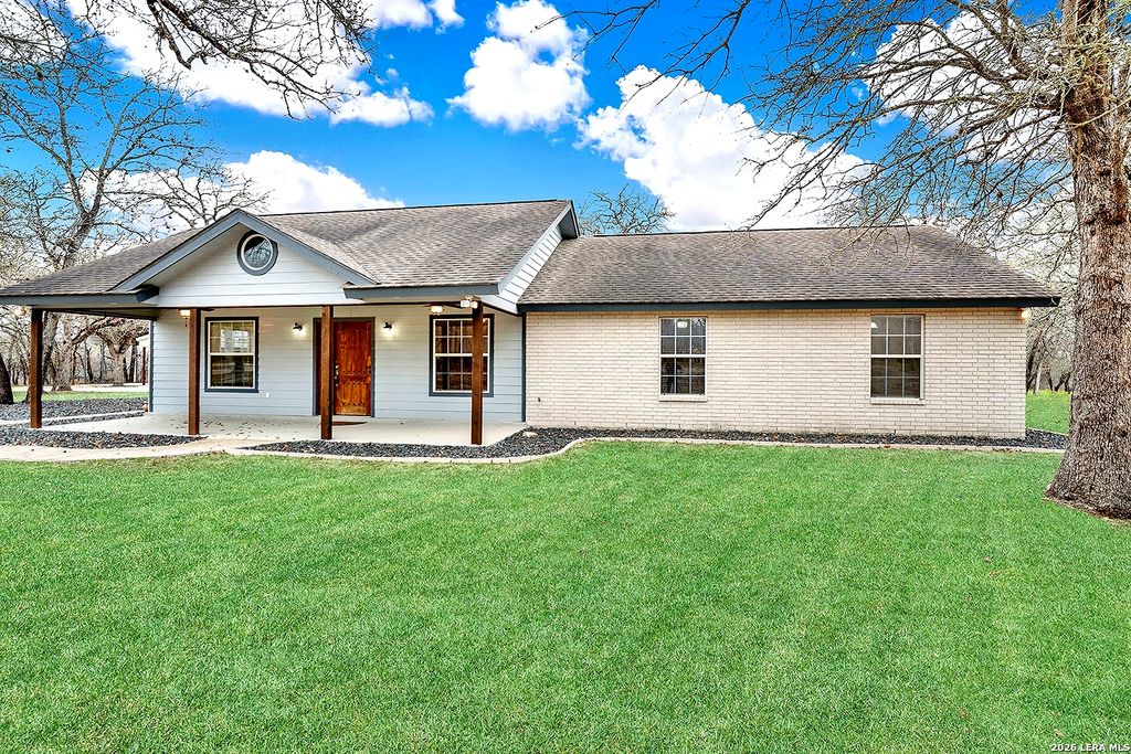 1026 Wild Flower, Floresville, TX 78114