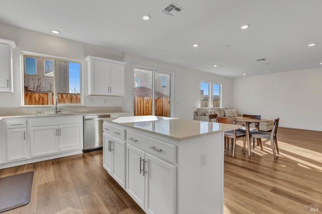 153 Frontier St, American Canyon, CA 94503