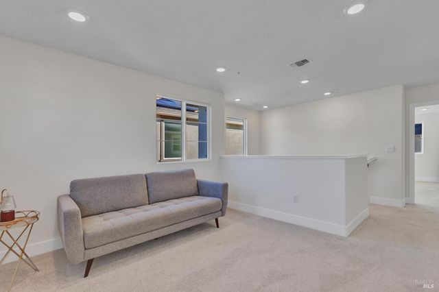 153 Frontier St, American Canyon, CA 94503