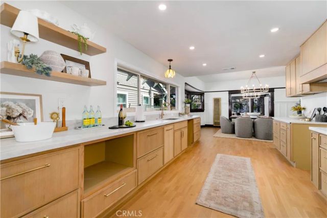 2947 S Hobart, Los Angeles, CA 90018