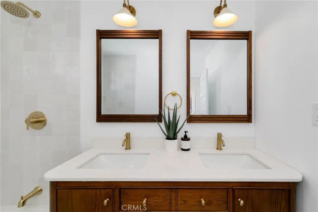 2947 S Hobart, Los Angeles, CA 90018
