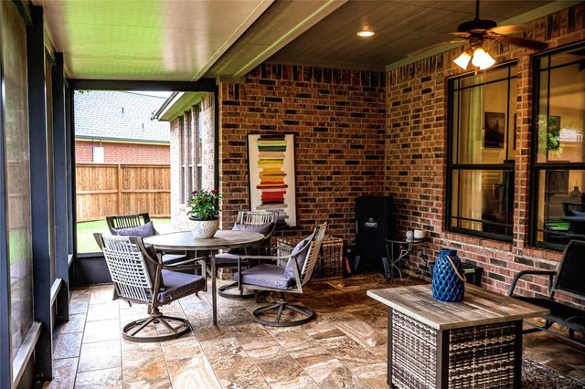 51 Red Maple Court, Lake Jackson, TX 77566