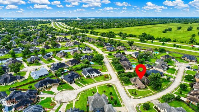 51 Red Maple Court, Lake Jackson, TX 77566