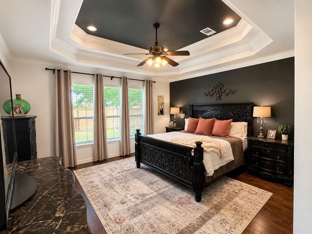 51 Red Maple Court, Lake Jackson, TX 77566