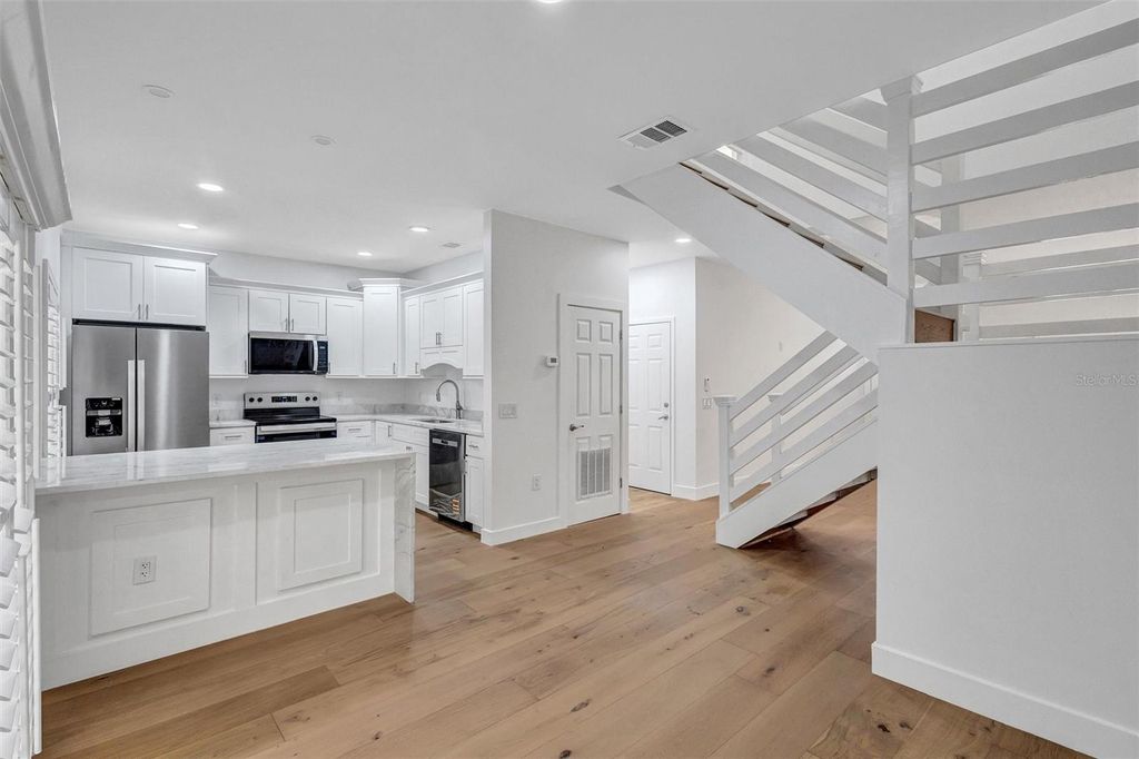 Image 2 of property listing at 7696 PLANTATION CIRCLE 7696, Bradenton, FL 34201