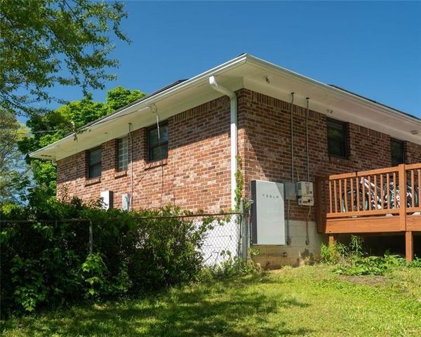 724 CAMELOT Way, Norcross, GA 30071