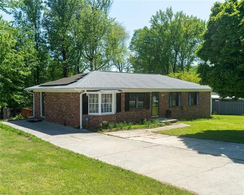 724 CAMELOT Way, Norcross, GA 30071