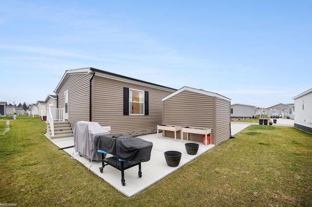 37330 Burrstone Lane, Lenox, MI 48048