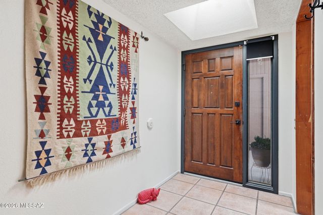 812 W Desert Hills Drive, Green Valley, AZ 85622